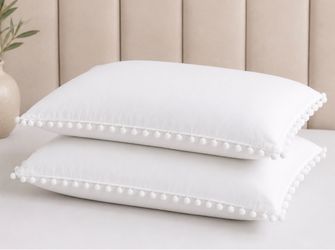 Set of 2 White Pom Pom Pillowcases – NEW