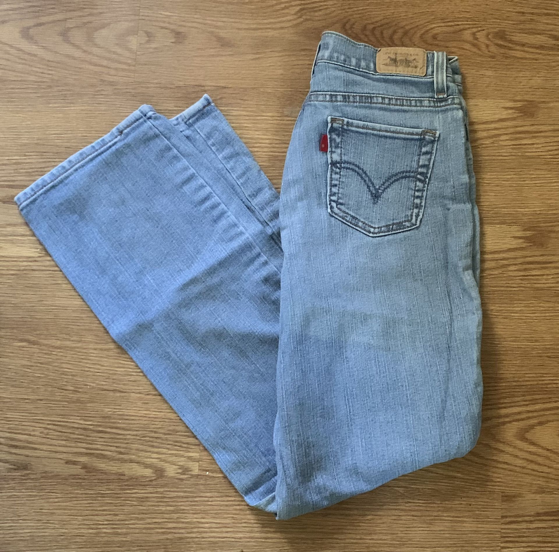 Women’s Levi Jeans Size 6