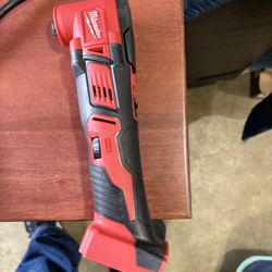 Milwaukee Brushless Multitool 