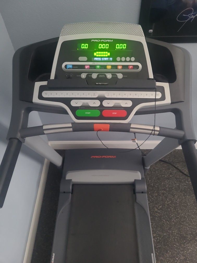 Pro-Form treadmill good condition. works great