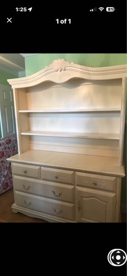 Dresser with Hutch