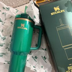 Stanley The St. Patrick's Day Flowstate Quencher 40oz Tumbler