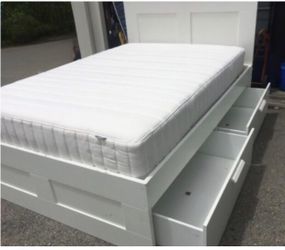 ****Full Size Bed with Mattress *****