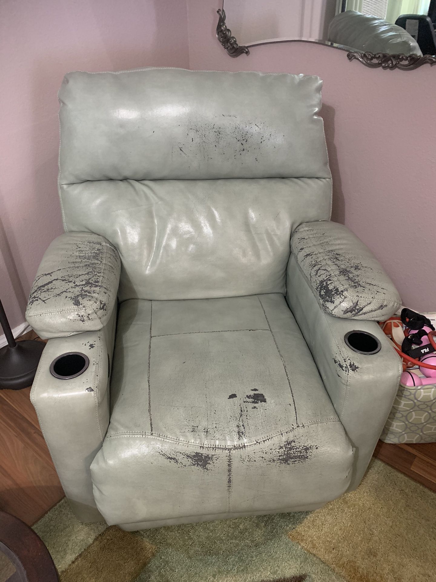 Free single electric Recliner- Perfect for surgical patient