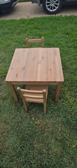 Kids Wooden Table and 2 Chairs Set