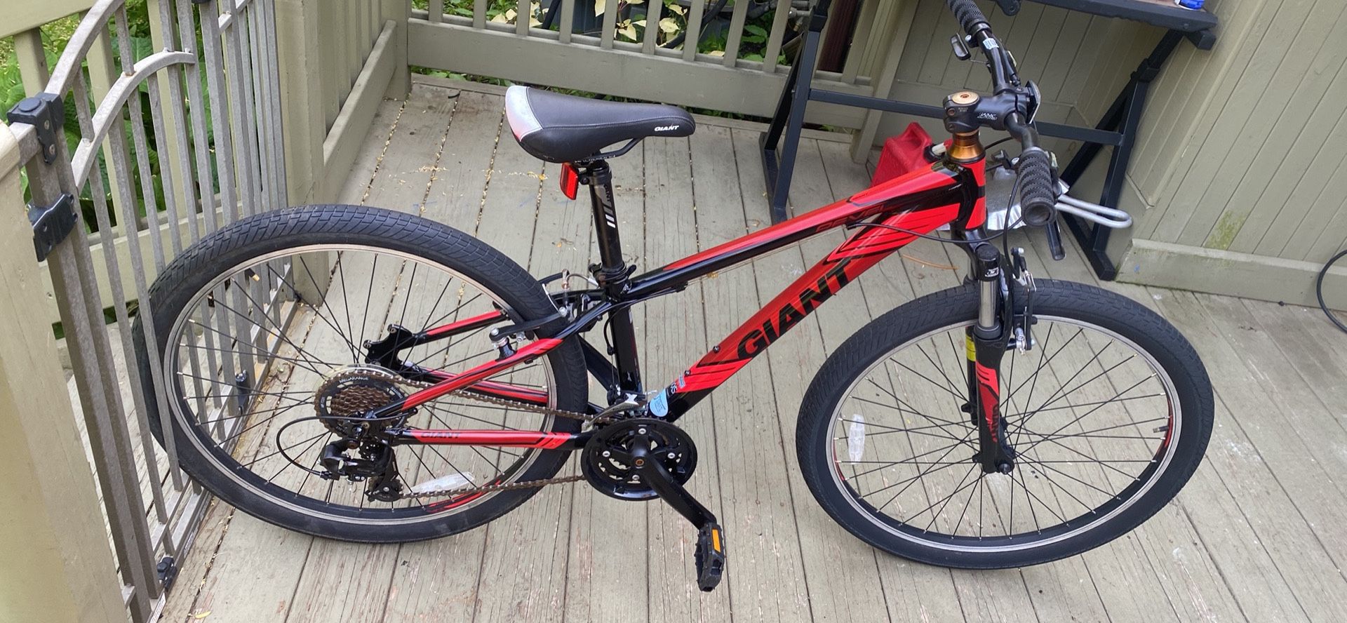 GIANT REVEL 2 2017 Frame 13.5 inches Wheels 26x2.2