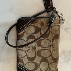 Coach Wristlet 