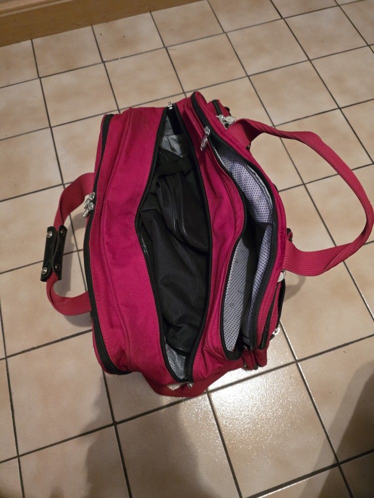 Ricardo Beverly Hills, Large Red Luggage/ Duffle Bag