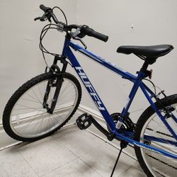 HUFFY BIKE 🚲 FOR SALE. LOOKS Very NICE AND CLEAN. LIKE NEW.