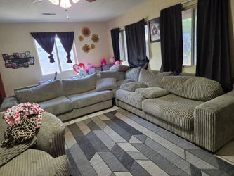 Couch set