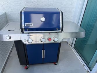 Weber Genesis Grill / Blue / Very Good Condition