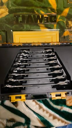 Set of Standard DeWalt Ratcheting wrenches