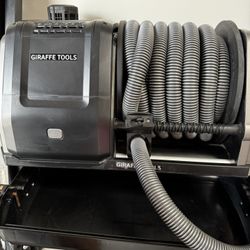 Giraffe Tools Vacuum 