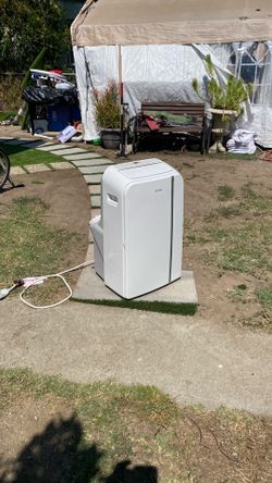 Portable ac 12000BTU works well ice cold strong Danby brand everything works well