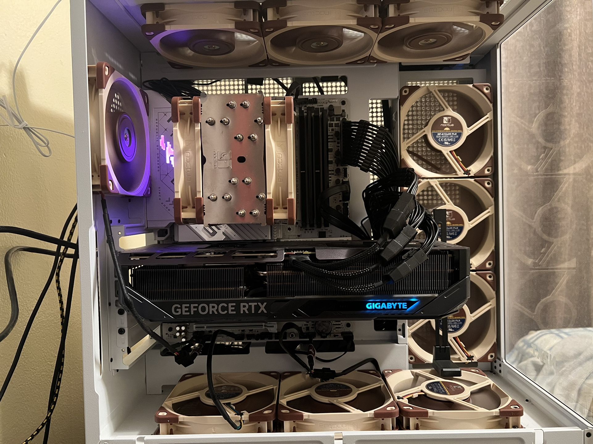 GeForce RTX 5080 AMD Ryzen 7 9800X3D 32GB RAM Gaming PC