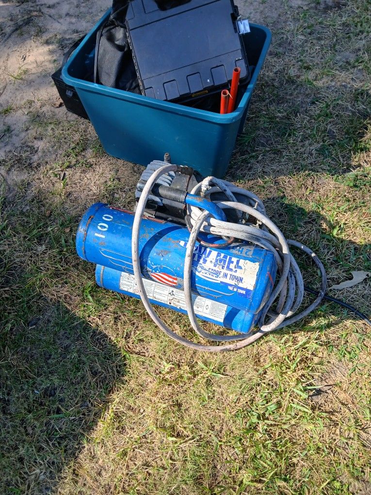 Campbell Hausfield Air Compressor