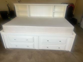 Beautiful Solid Wood Twin Bed with Storage – Great Condition!