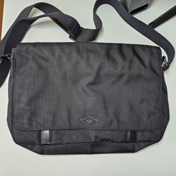 Fossil Laptop Messenger Bag Magnetic Closure