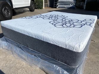 Cal King Bamboo Hybrid Cool Gel Memory Foam Mattress!•••