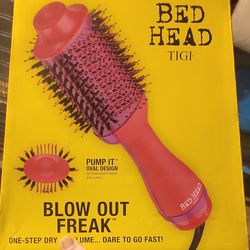 TIGI Bed Head Blow Out Freak Brush