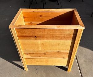 Cedar Wood Planter /jardinera de madera de cedro