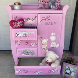 Beautiful Wardrobe For Little Girl 