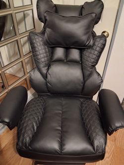 Gaming chair brand new never used