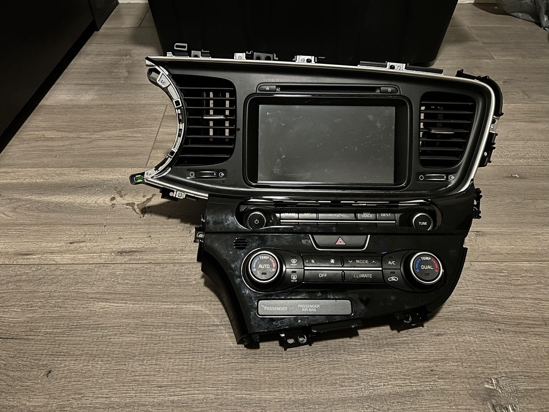 2014-2015 Kia Optima Radio W/navigation