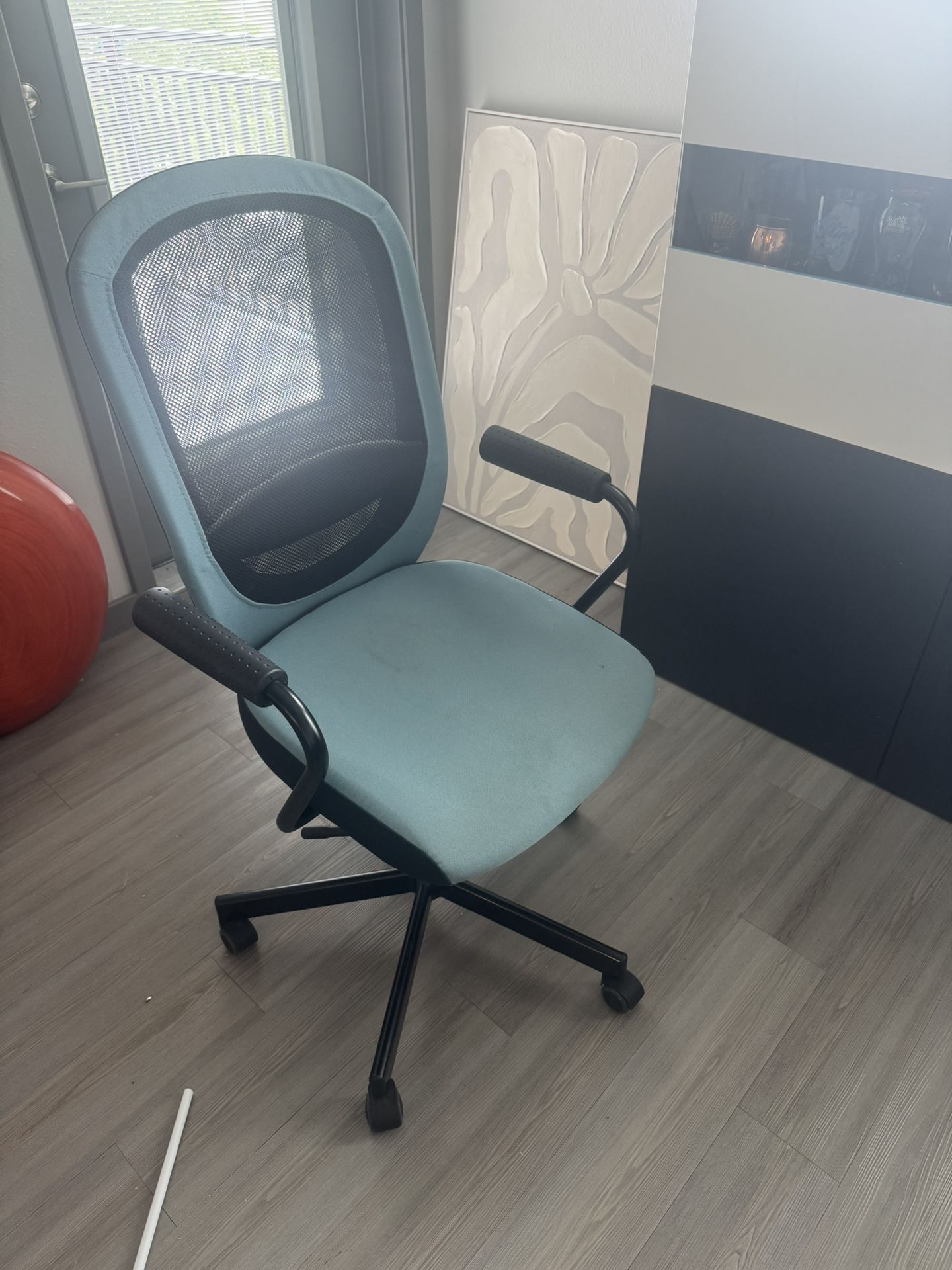 Office chair 