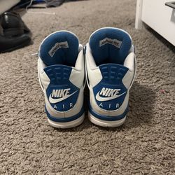 Jordan 4’s military blue