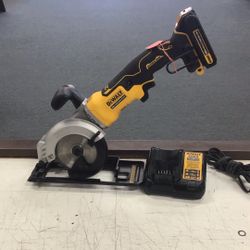 Dewalt 20v Atomic Brushless 4 1/2” Circular Saw With Battery & Charger 