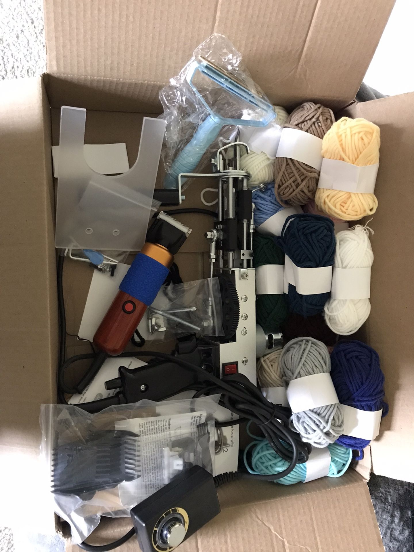 Rug Tufting Complete Kit w Inclusions