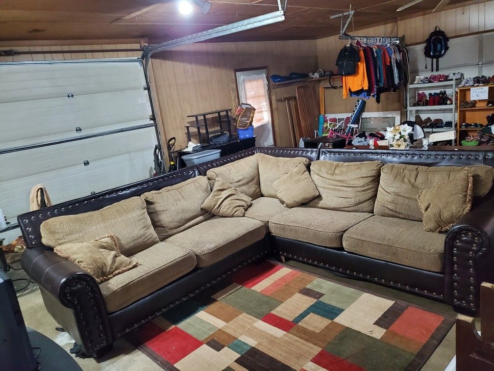 Large 3 piece sectional couch