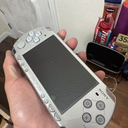  PSP 2000 64 GB metallic silver