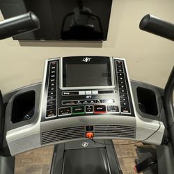 NordiTrack X11i inclining Treadmill