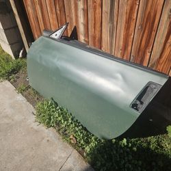 2006 Nissian Z Door And Panel