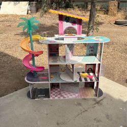 LOL DOLLHOUSE 