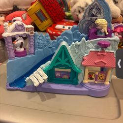 Disney Frozen Arendelle Sledding Adventures Little People Toddler Playset with 2