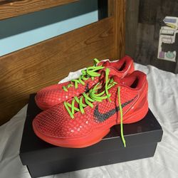 Kobe Reverse Grinches Size 10 Slightly Used