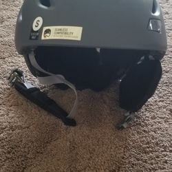 Ski Helmet Adjustible GIRO 9