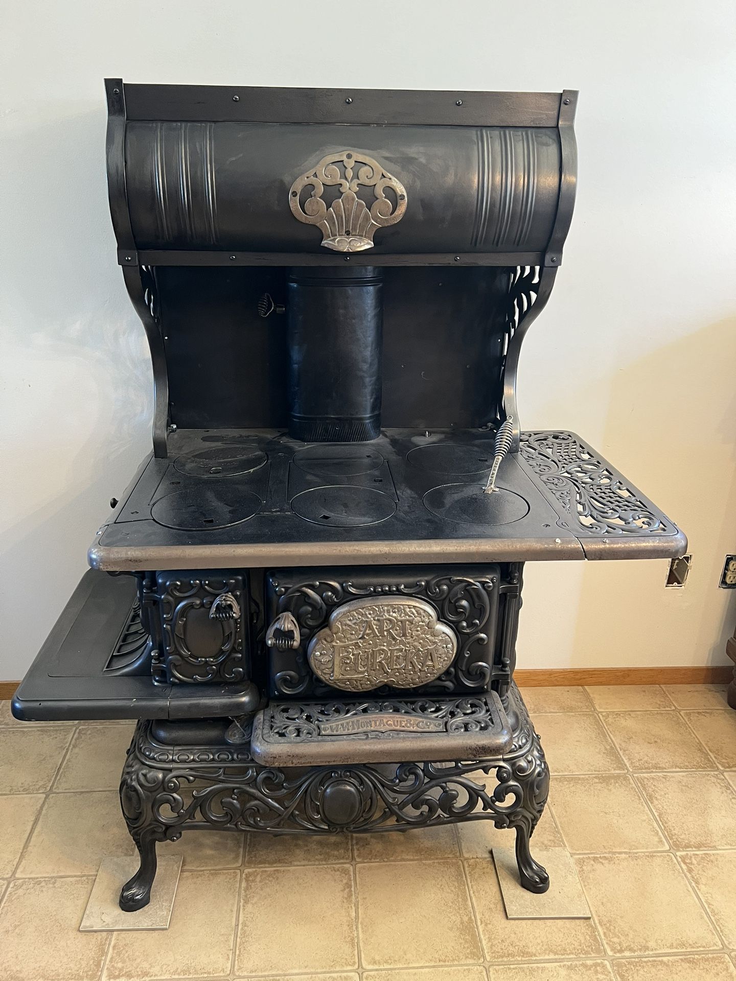 Antique Montague Art Eureka Wood Stove oven