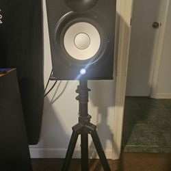 Pair Of Yamaha HS7s