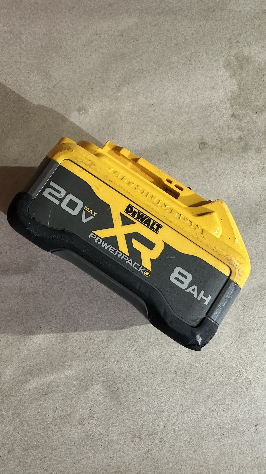 DEWALT 20V MAX XR POWER-Pack Lithium-Ion 8.0Ah Battery