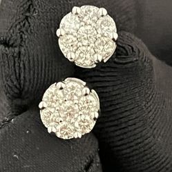 10k Diamond Earring 