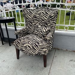 Wooden Zebra Chair 