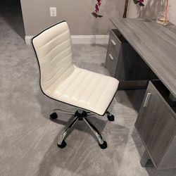 Office Chair With Wheels 