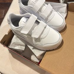 Boys white puma Shoes 12.5