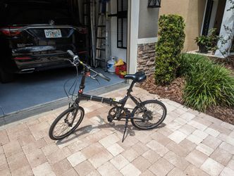 Folding Bicycle ( Giant Expressway)