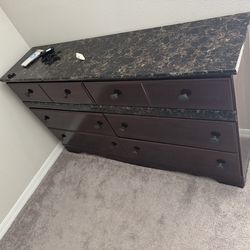 Queen bed , no matters incluye