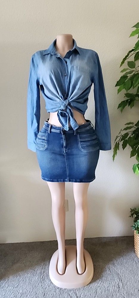 Denim Set,  Skirt and Button Blouse $15⚘️